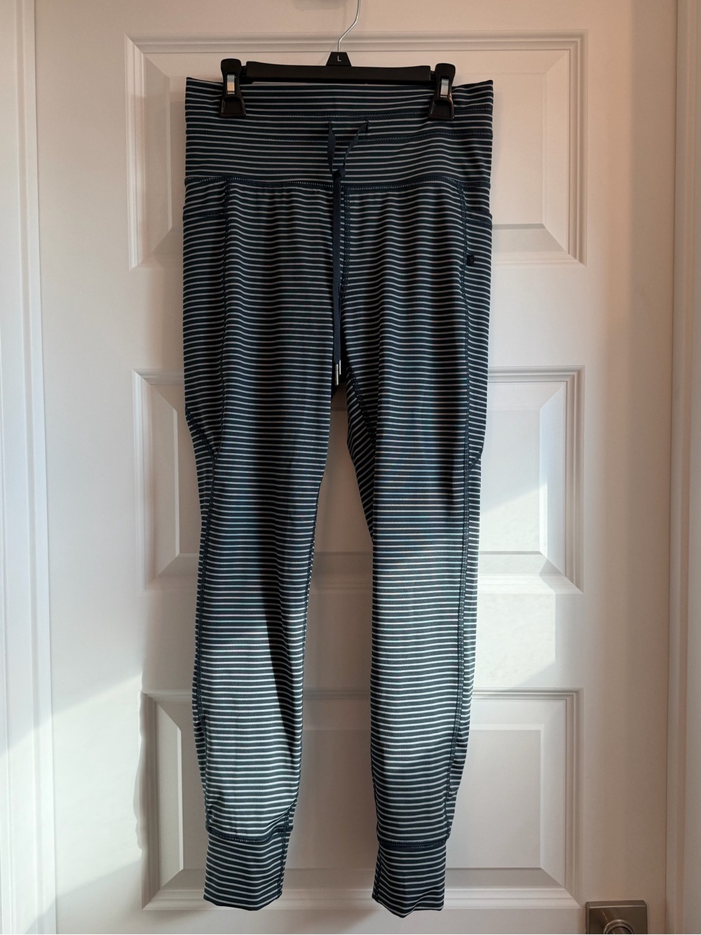 HALARA High Waisted Striped 7/8 Leggings